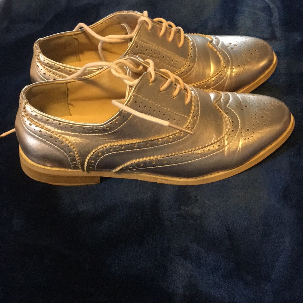 Shoes - Picture 2 of 3